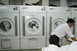 上海工作服穿久發(fā)黃的原因是什么？