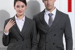 穿商務(wù)正裝時一定要穿純白色襯衫嗎？