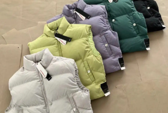 企業(yè)員工在羽絨服馬甲定制的時(shí)候，如何選擇合適自己的尺碼？