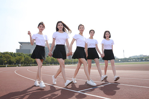 公司戶外活動穿暗色純棉T恤衫有沒有防曬效果？純棉T恤衫定制！